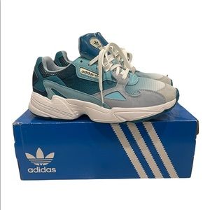 NWT Adidas “Blue Tint” Wmns Falcons